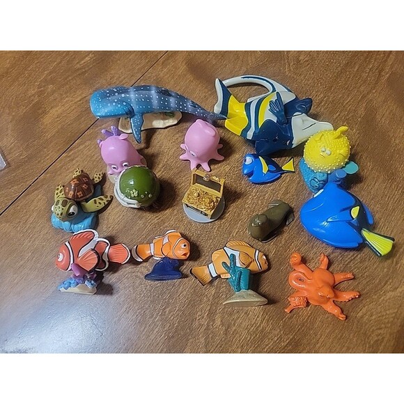 Disney Pixar Finding Dory Nemo Action Figure Lot Cake Toppers - Picture 3 of 8